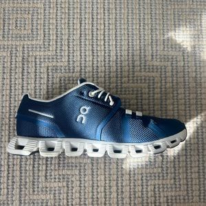 On Cloud 5 - Denim Size 7
